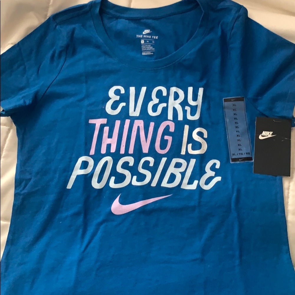NWT Nike Girls Graphic Tee Size XL
